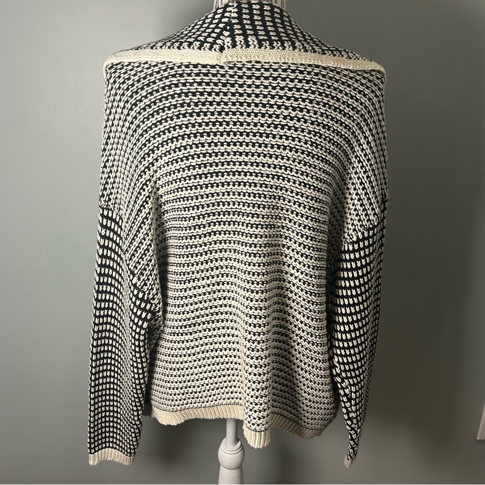 Torrid Black & White Long Sleeve Open-Front Cardigan NWT Size L/00/10 - Picture 6 of 12